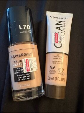 COVERGIRL Matte Liquid Foundations in Light/Light Ivory NWT